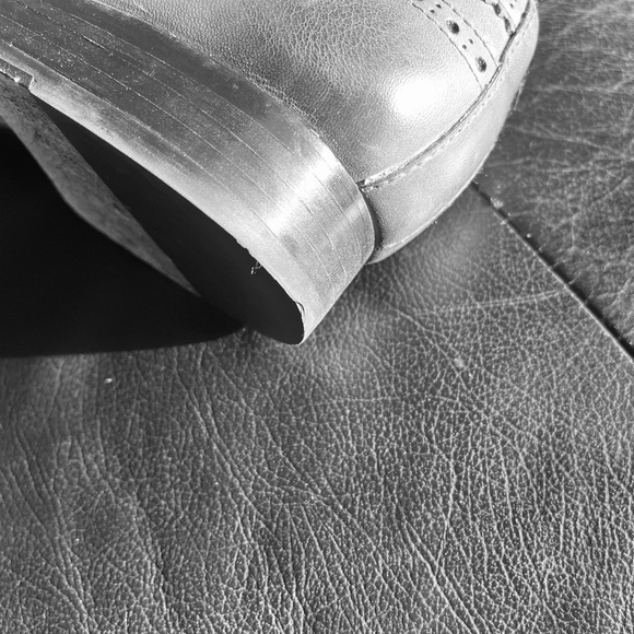 Gray wingtips, size 9 main image 8